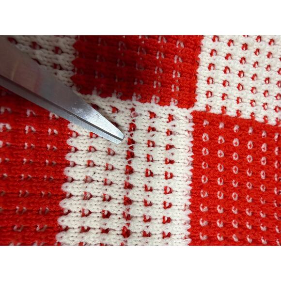 Handmade Crochet Checkerboard Tote Bag Red White Picnic Style - Picture 8 of 15